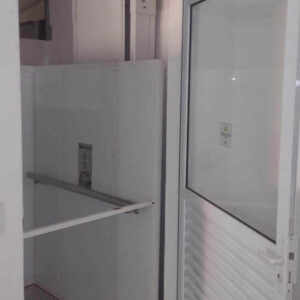 Plataforma Comercial com Portas nos Pavimentos